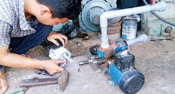 Vì sao máy bơm nước không chạy