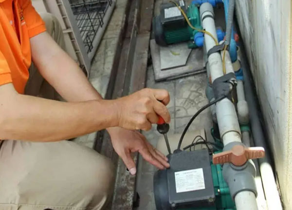 Tại sao cần sử dụng dịch vụ sửa máy bơm tại nhà?